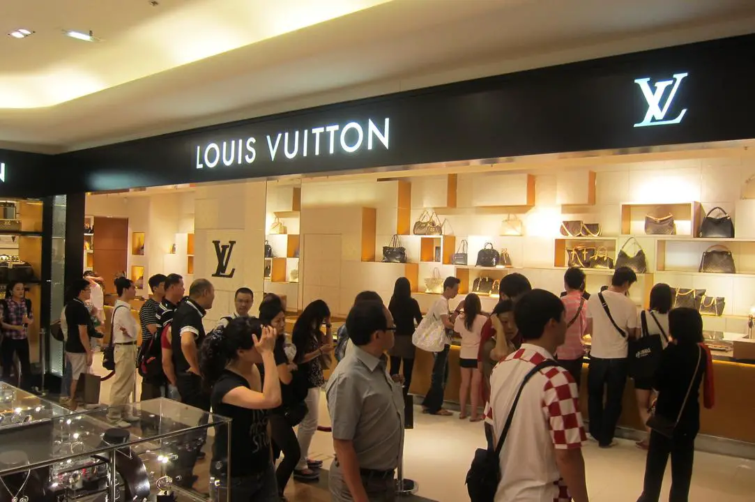 Louis Vuitton Crowd
